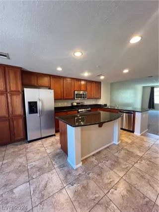 Photo #3: 2555973 Listing 