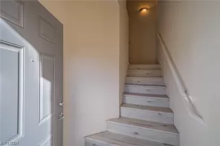 Photo #3: 2555985 Listing