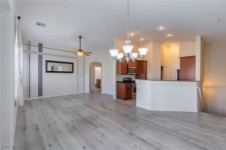 Photo #4: 2555985 Listing