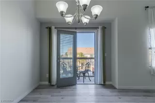 Photo #5: 2555985 Listing