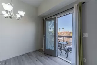 Photo #6: 2555985 Listing