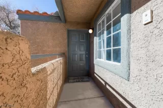 Photo #4: 2555994 Listing