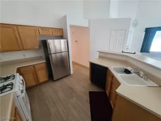 Photo #1: 2555996 Listing 