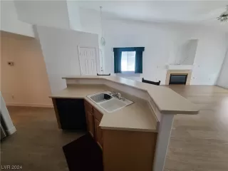 Photo #2: 2555996 Listing 