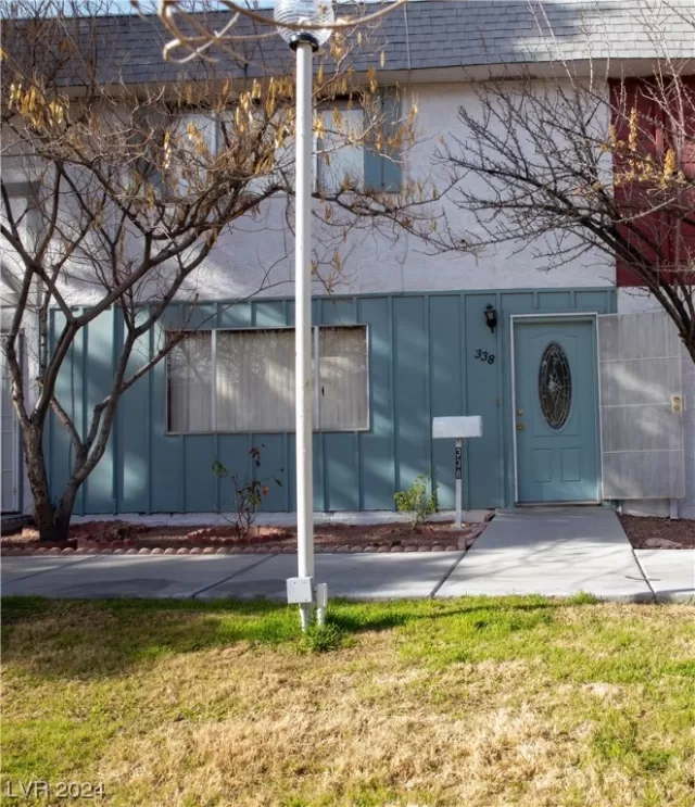 MLS: 2555998 Condo For Sale