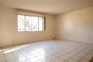 Photo #1: 2555998 Listing