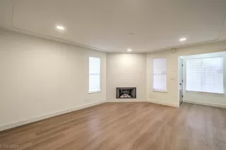 Photo #1: 2556002 Listing