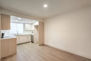 Photo #5: 2556002 Listing