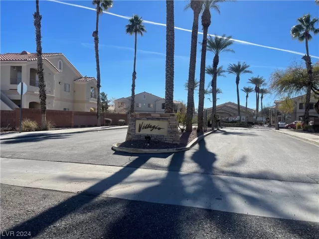 MLS: 2556032 Condo For Sale