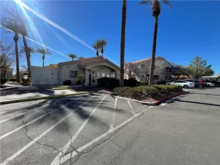 Photo #1: 2556032 Listing