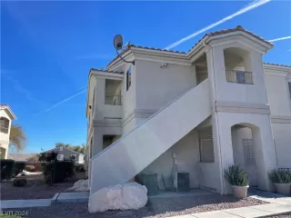 Photo #2: 2556032 Listing