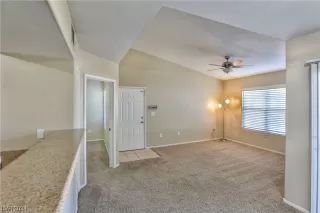 Photo #4: 2556066 Listing 