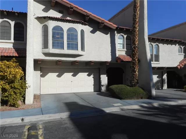 MLS: 2556082 Condo For Sale