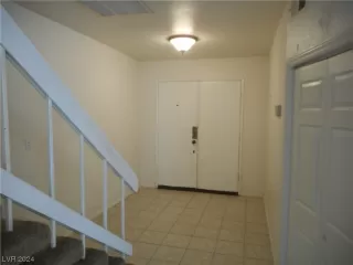 Photo #2: 2556082 Listing 