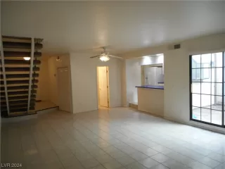 Photo #5: 2556082 Listing 