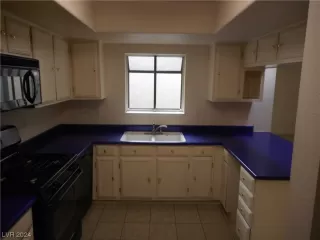 Photo #6: 2556082 Listing 