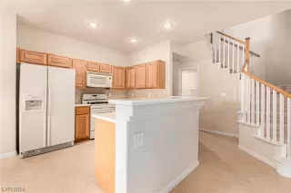 Photo #6: 2556094 Listing