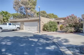 Photo #2: 2556096 Listing