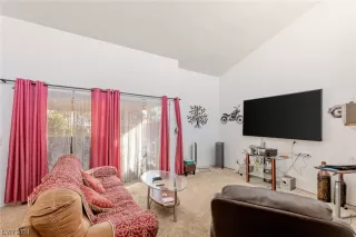 Photo #4: 2556096 Listing