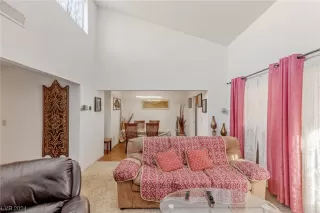 Photo #6: 2556096 Listing