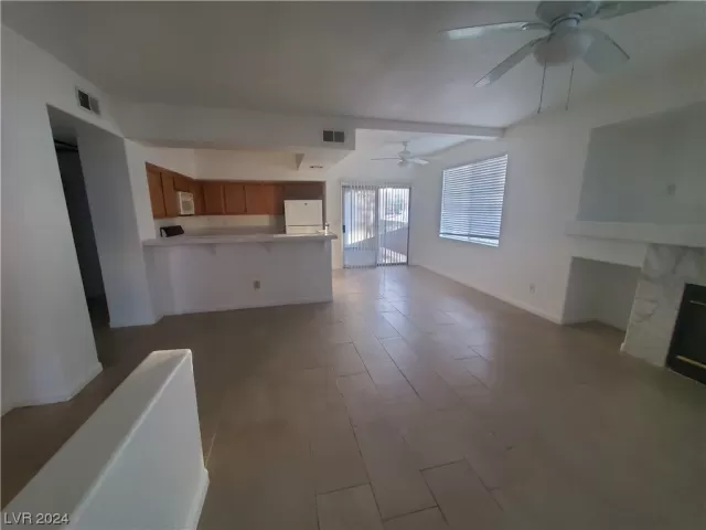 MLS: 2556105 Condo For Sale