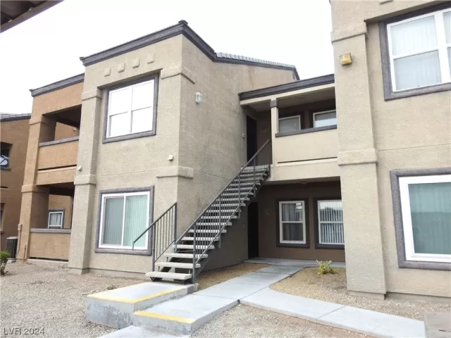 MLS: 2556114 Condo For Sale