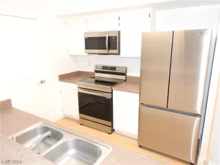 Photo #1: 2556114 Listing 