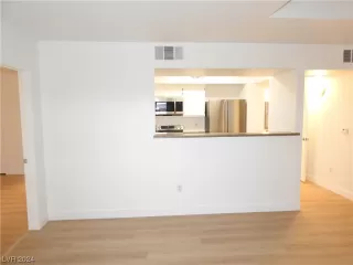 Photo #3: 2556114 Listing 