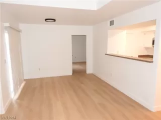 Photo #4: 2556114 Listing 