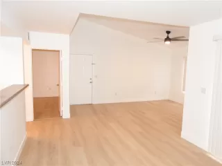 Photo #6: 2556114 Listing 