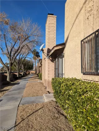 Photo #1: 2556118 Listing 