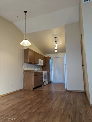 Photo #3: 2556118 Listing 