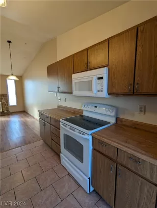 Photo #6: 2556118 Listing 