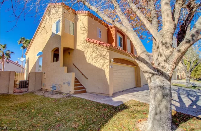 MLS: 2556128 Condo For Sale