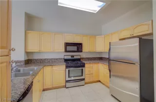 Photo #6: 2556128 Listing 