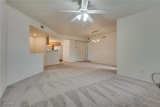 Photo #5: 2556162 Listing