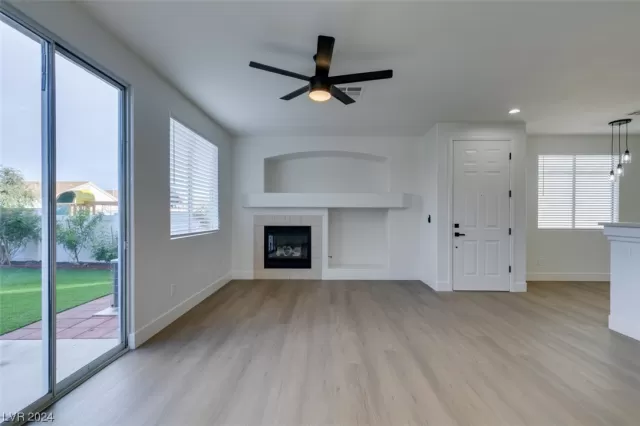 MLS: 2556208 Condo For Sale