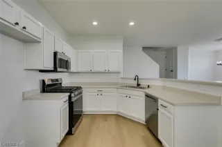 Photo #1: 2556208 Listing