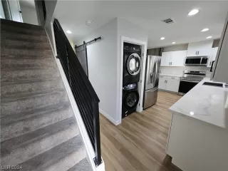 Photo #5: 2556260 Listing 