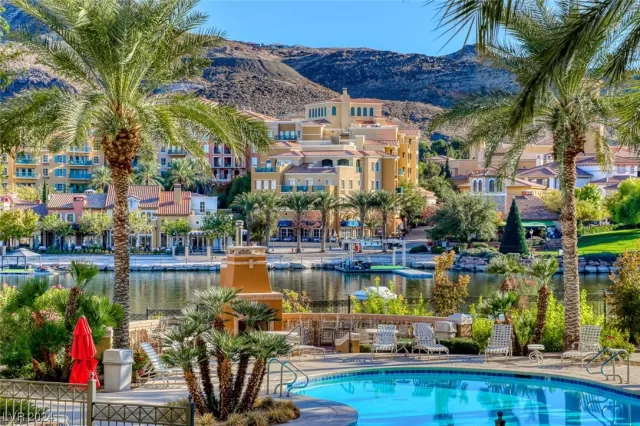 MLS: 2556264 Condo For Sale