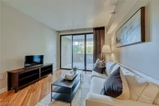 Photo #4: 2556264 Listing 