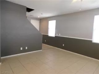 Photo #5: 2556276 Listing 