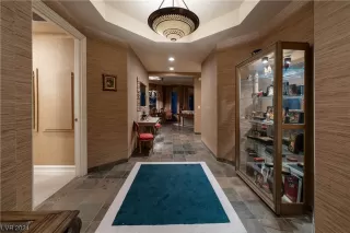 Photo #1: 2556286 Listing 