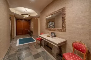 Photo #2: 2556286 Listing 