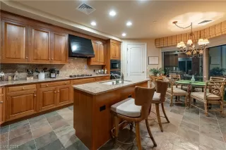 Photo #6: 2556286 Listing 