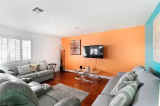 Photo #2: 2556289 Listing