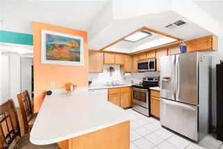 Photo #6: 2556289 Listing