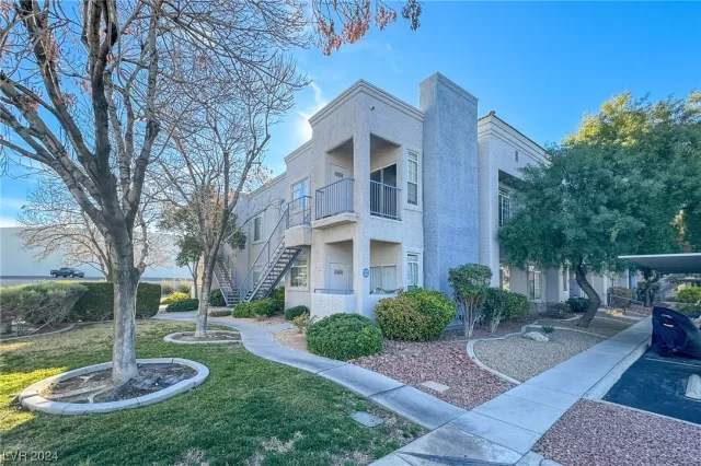 MLS: 2556315 Condo For Sale