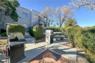 Photo #2: 2556315 Listing 