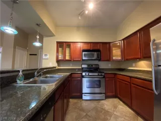 Photo #2: 2556330 Listing 